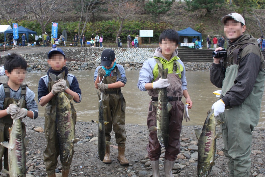 さけつかみどり大会