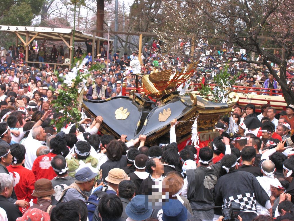 糸魚川けんか祭り 天津神社 けんか神輿